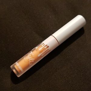 Kylie mini holiday, color  No peeking "velvet"